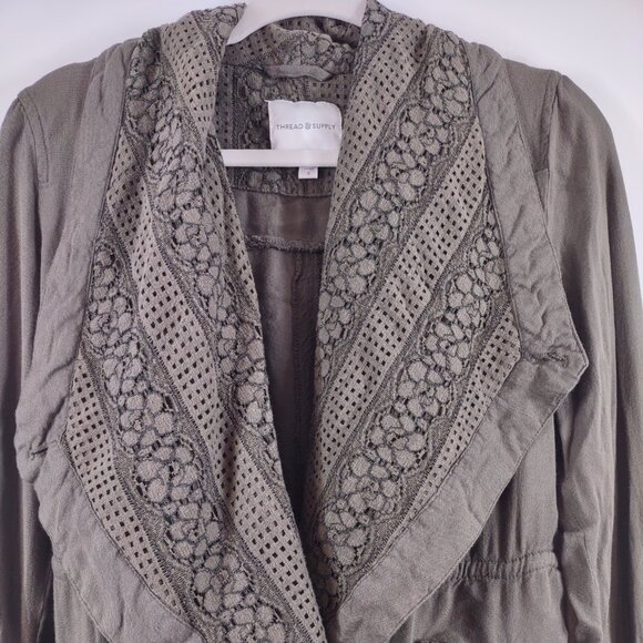 Thread & Supply Lightweight Utility Jacket with Detail Collar, Size Small - Picture 4 of 9